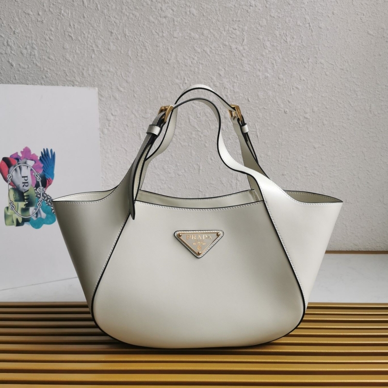 Pra*a shopping bags